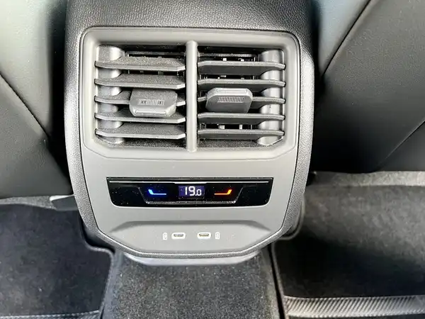 CUPRA FORMENTOR (18/27)