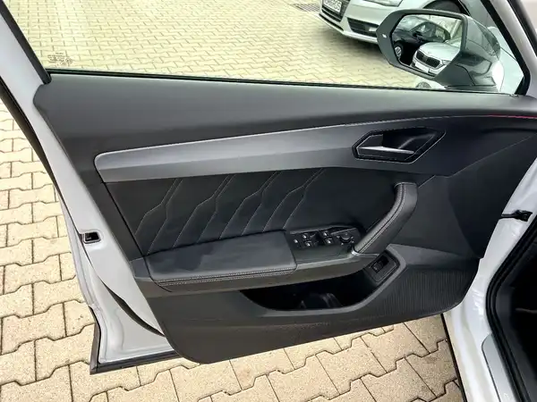CUPRA FORMENTOR (11/28)
