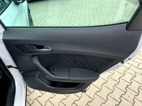 CUPRA FORMENTOR (15/28)