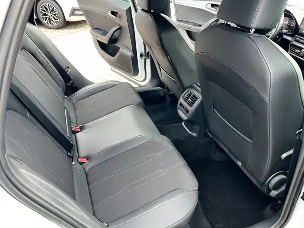 CUPRA FORMENTOR (16/28)