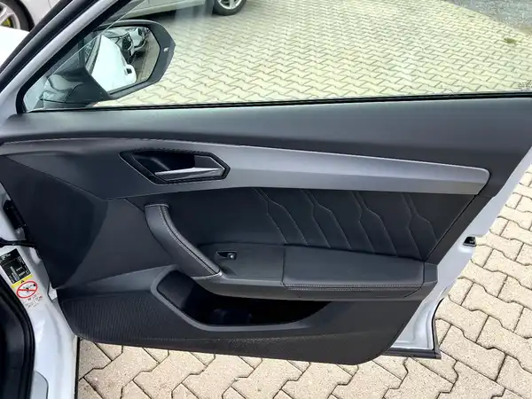 CUPRA FORMENTOR (20/28)