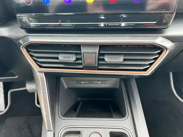 CUPRA FORMENTOR (25/28)