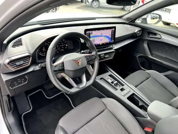 CUPRA FORMENTOR (10/28)