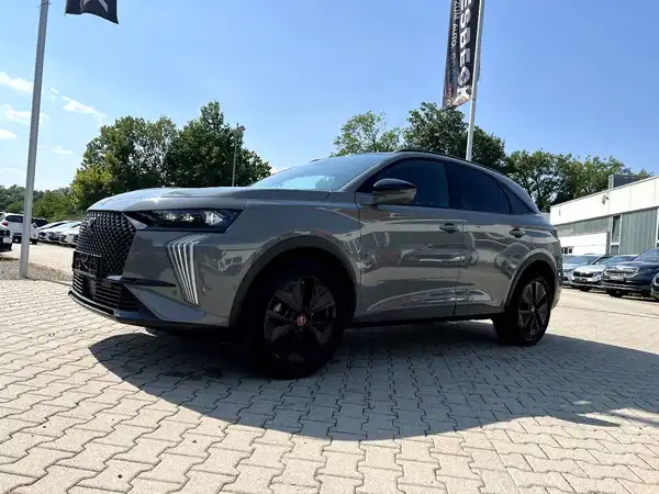 DS AUTOMOBILES DS7 (1/26)