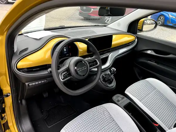 FIAT 500 (8/22)