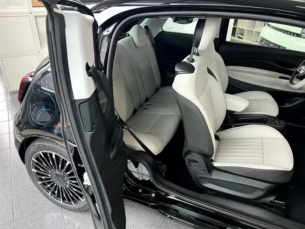 FIAT 500 (11/22)