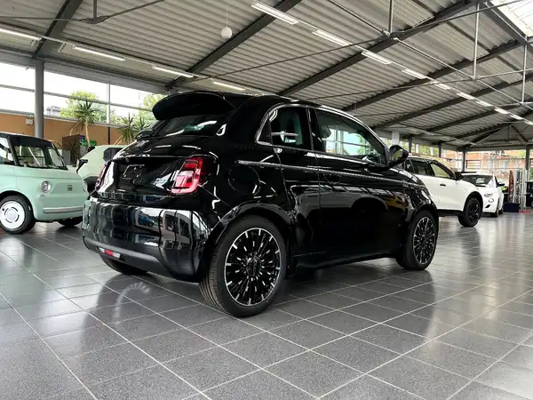 FIAT 500 (4/22)