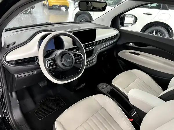 FIAT 500 (8/22)