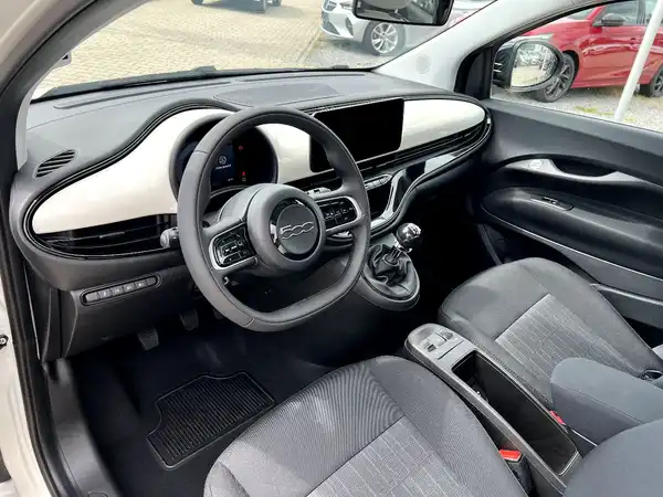 FIAT 500 (8/22)