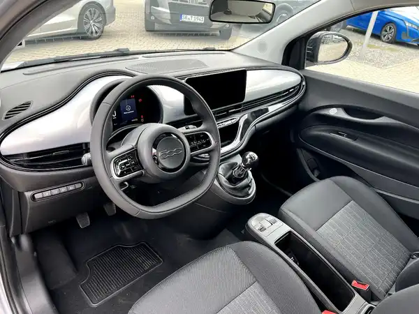 FIAT 500C (8/21)