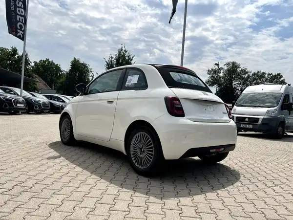 FIAT 500C (2/22)