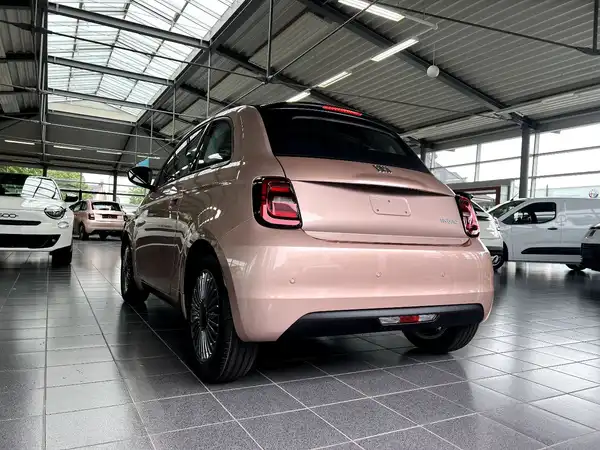 FIAT 500C (2/18)