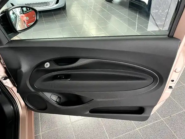 FIAT 500C (11/18)
