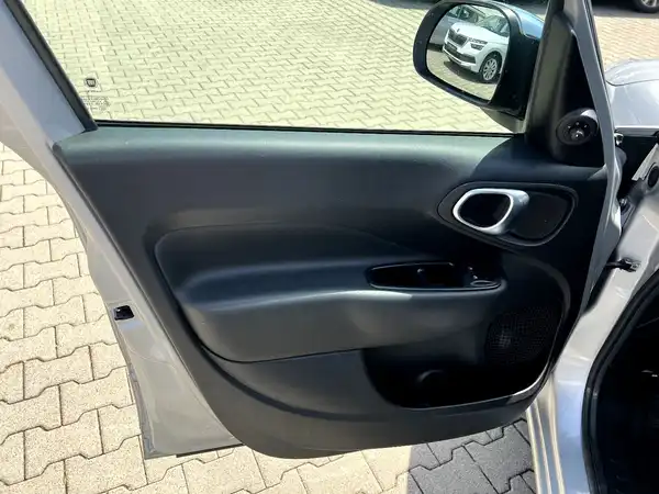 FIAT 500L (11/27)