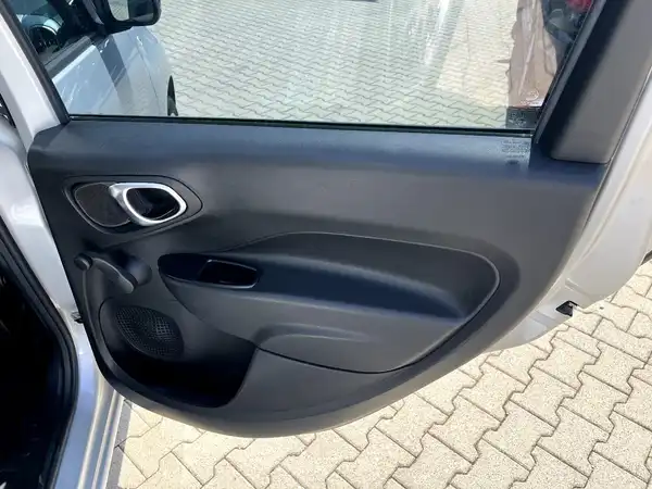 FIAT 500L (15/27)
