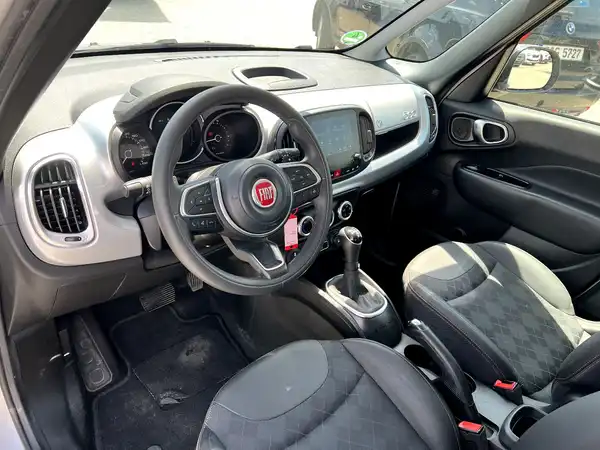 FIAT 500L (9/27)