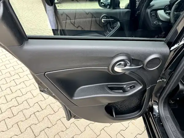 FIAT 500X (12/28)