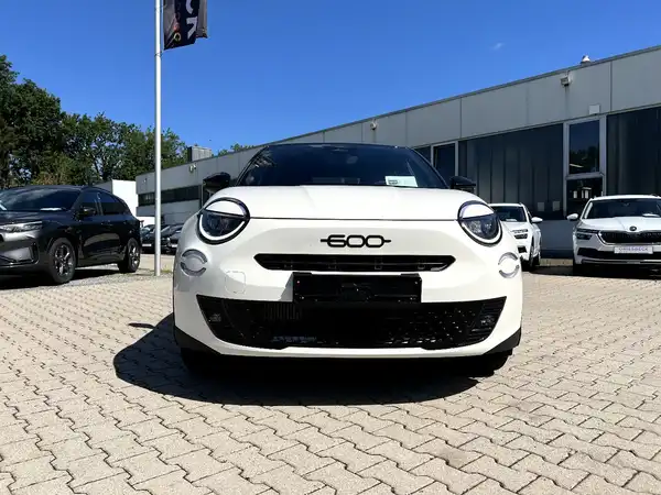 FIAT 600 (6/24)