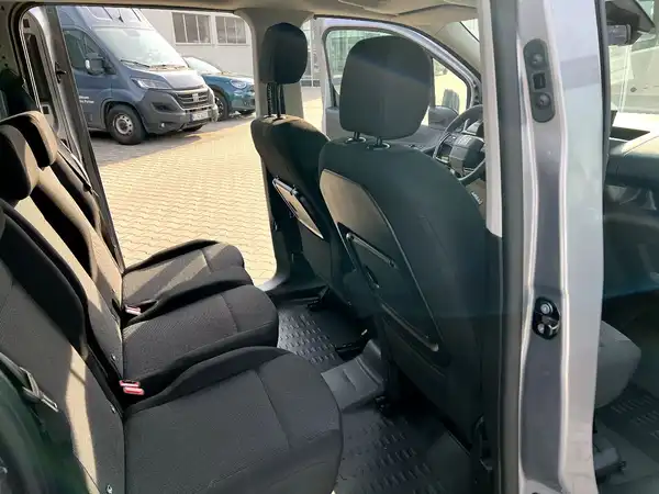 FIAT DOBLO (17/27)