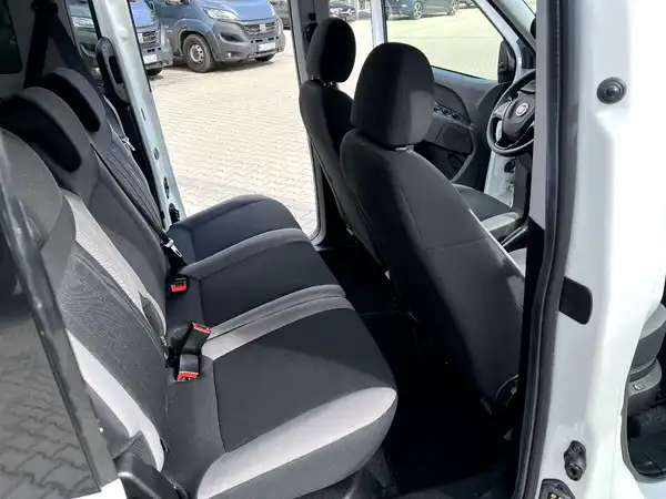 FIAT DOBLO (16/27)
