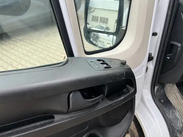 FIAT DUCATO (17/23)