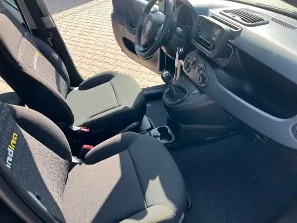 FIAT PANDA (18/25)