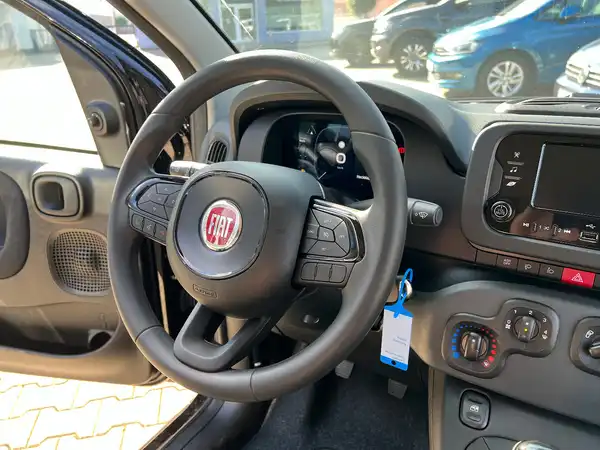 FIAT PANDA (24/25)