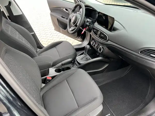 FIAT TIPO (17/23)