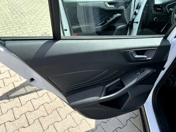 FORD CONNECT (12/27)