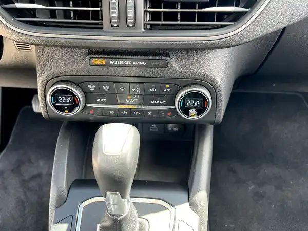 FORD CONNECT (24/27)
