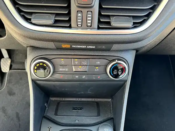 FORD CONNECT (24/27)