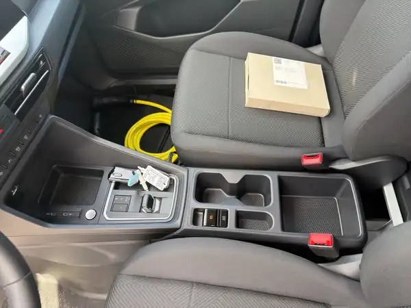 FORD CONNECT (8/16)