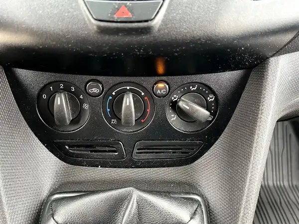 FORD CONNECT (25/28)