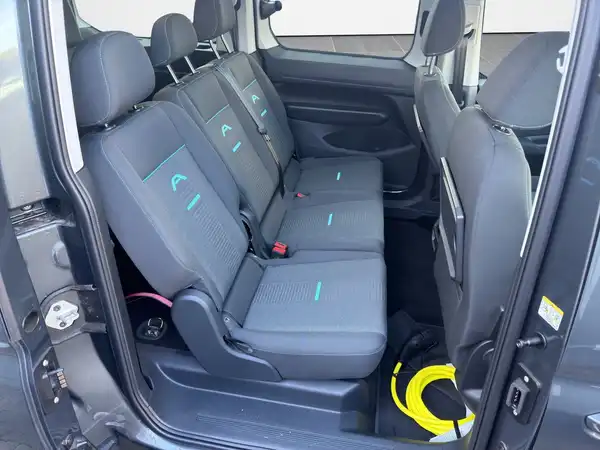 FORD CONNECT (12/17)