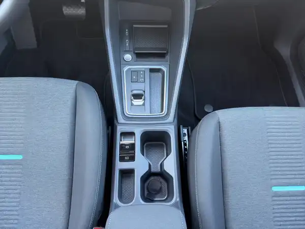 FORD CONNECT (8/17)