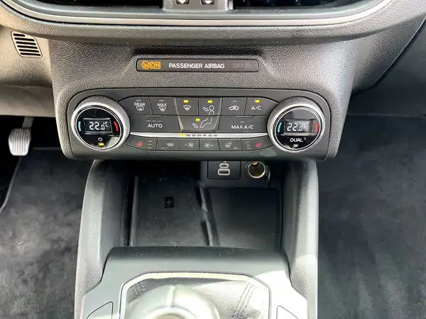 FORD CONNECT (25/28)
