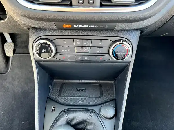 FORD CONNECT (24/27)