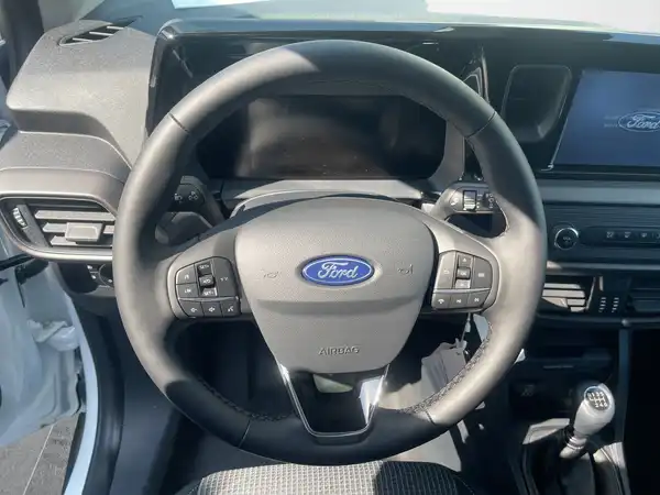 FORD COURIER (10/17)