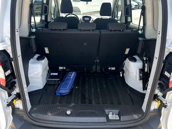 FORD COURIER (8/27)