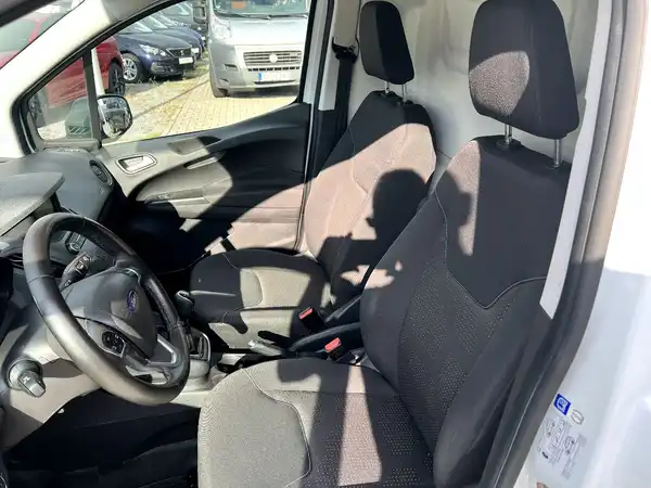 FORD COURIER (13/23)