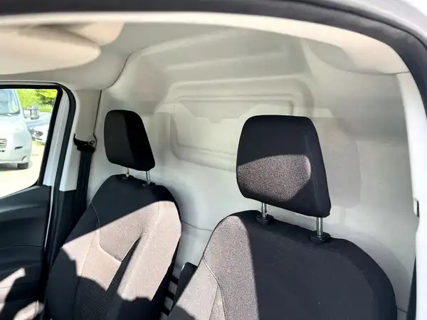 FORD COURIER (14/23)