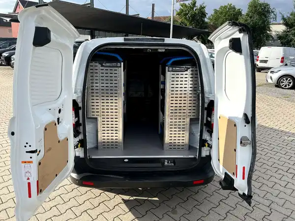 FORD COURIER (7/23)