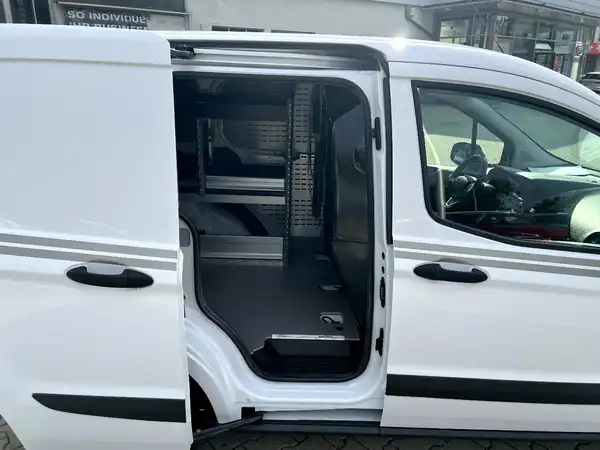 FORD COURIER (10/23)