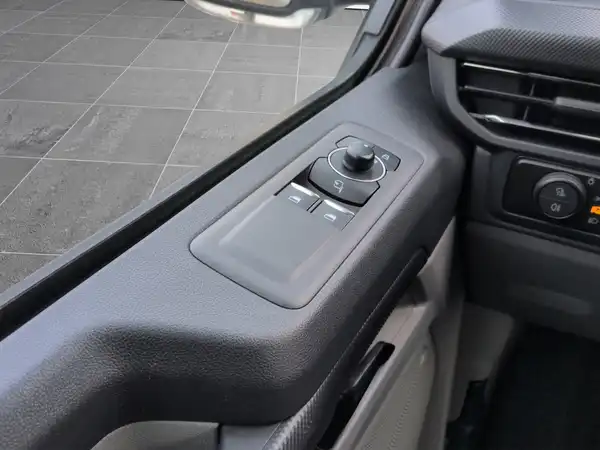 FORD CUSTOM (17/19)