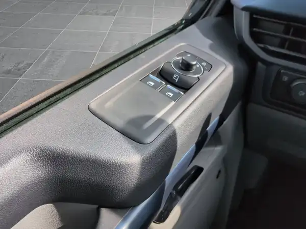 FORD CUSTOM (17/19)