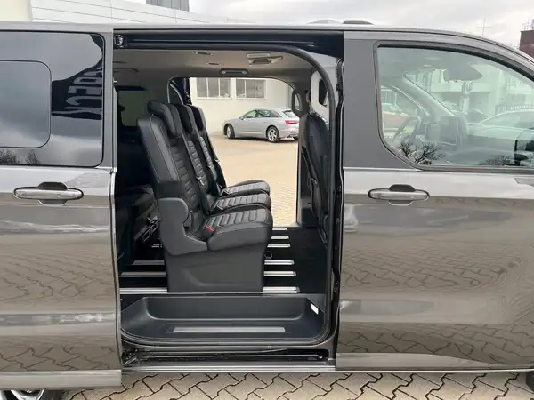 FORD CUSTOM (15/26)