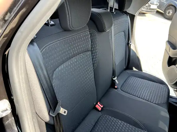 FORD FIESTA (16/26)