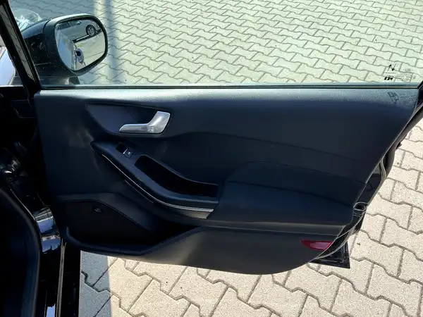 FORD FIESTA (19/26)
