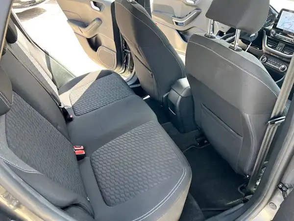 FORD FIESTA (15/27)