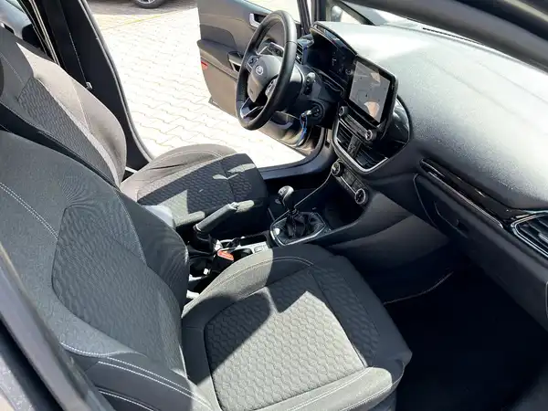 FORD FIESTA (20/27)
